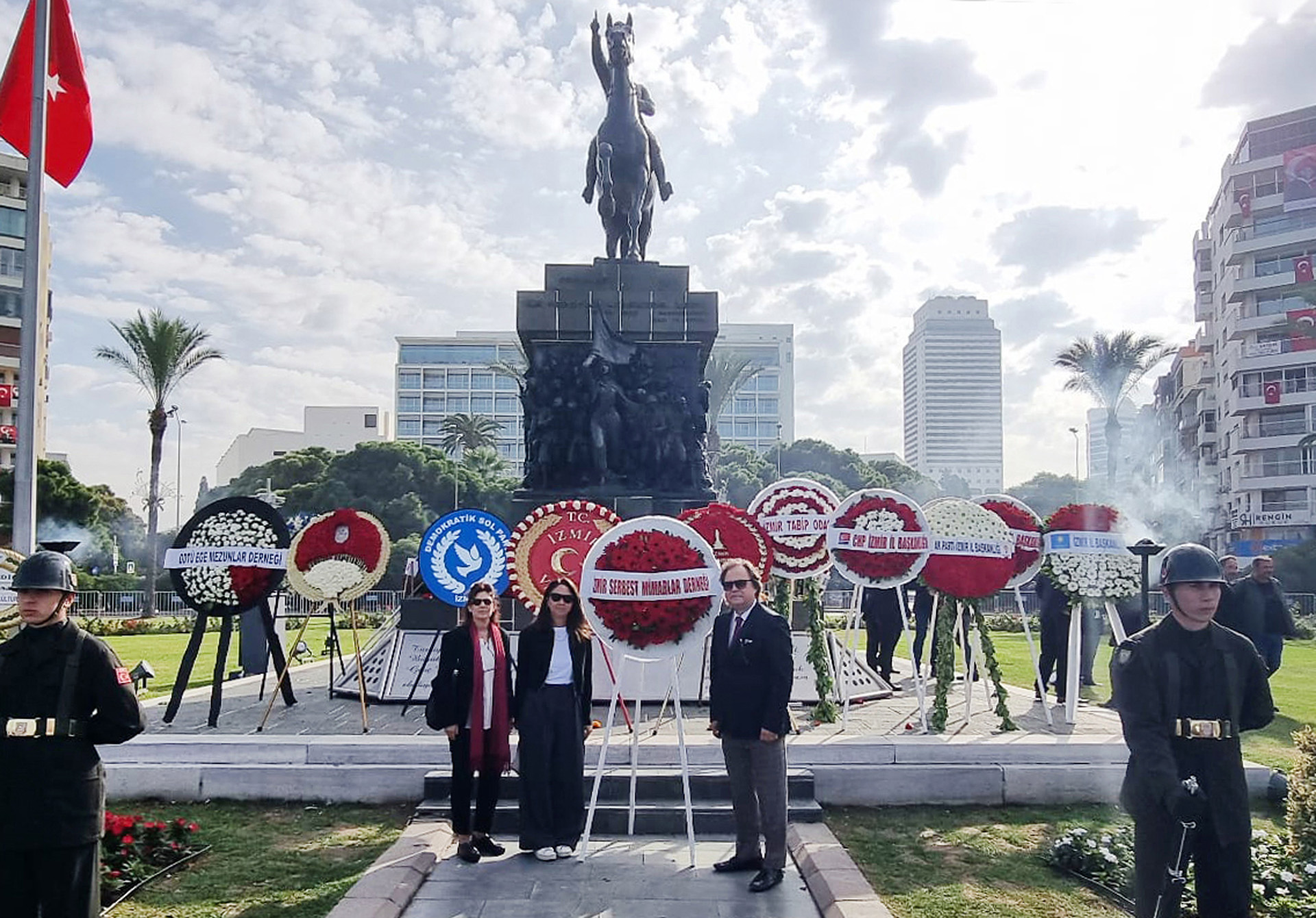 10 Kasım Cumhuriyet Meydanı Çelenk Bırakma Töreni 